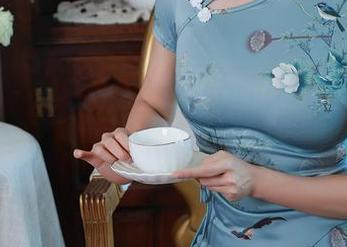 秀人网 – 越看小夕Kitty的网袜，越知道它的魅力：快来获取免费图片，别犹豫！