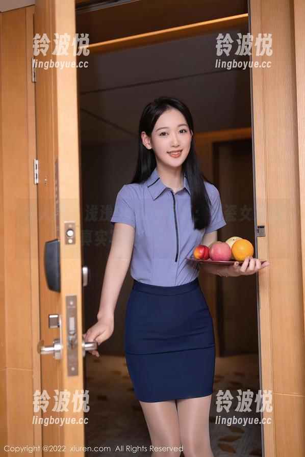 秀人网 - 浅浅Danny写真：碰瓷女友的真实写照，快来瞧瞧！