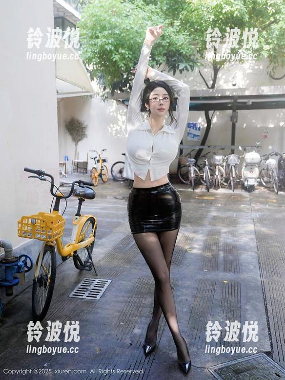 秀人网 - 有生之年能看到程慧娴Phoebe的美足更新…今天高兴，先抽空瞻仰。