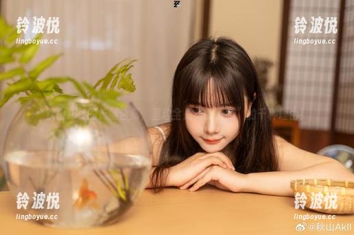 秋山AkI 秋山AkI的长腿合集,里边全是“我爱腿”的千种理由!