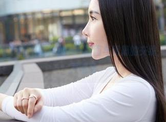 蜜桃社 – 对话月音瞳的白丝——原图与图册的交织，越看越想轻声呢喃