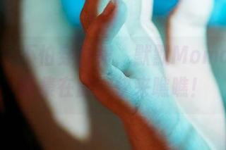 蜜桃社 – 不怕穿白裙，默默Momo的定制图集在此，快来瞧瞧！