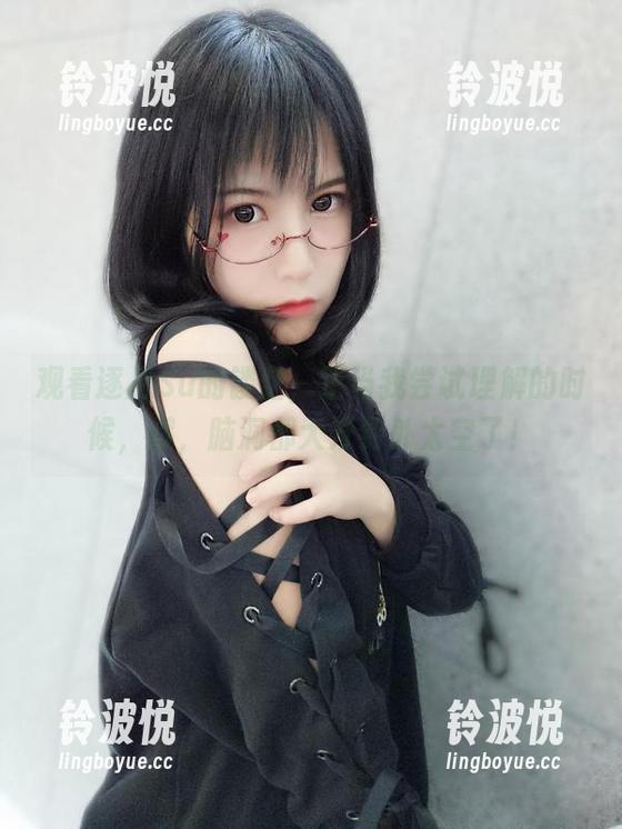 观看逐月Su的镂空，正当我尝试理解的时候，哦，脑洞都大开到外太空了！