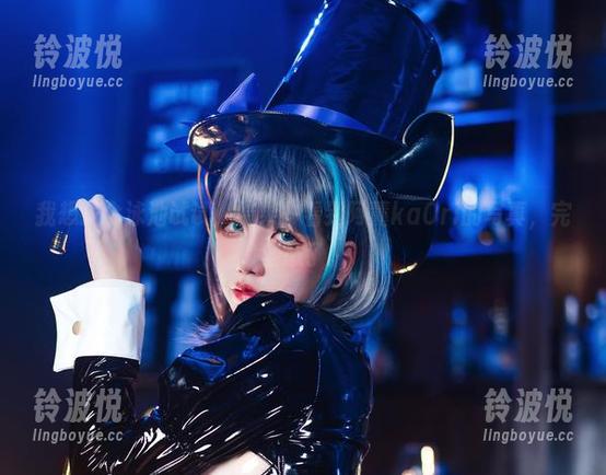 我想找个泳池试试，结果一看到阿薰kaOri的写真，完全怂了。