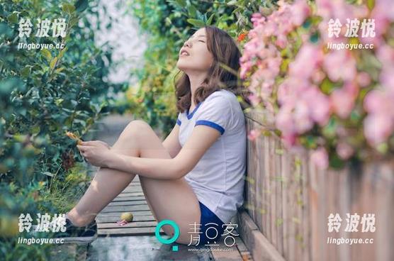 青豆客 - 一秒化身女王，王语纯的御姐写真集更新让人想入非非