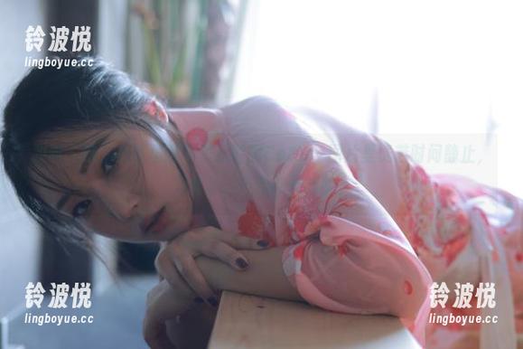 哎呀，这“快乐圣诞”里的韩国CoCo，图片里恍若时间静止，太赞了，不想移开眼睛。